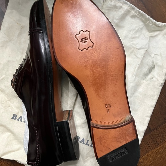Bally men,s shoes, size 8.5 , dark bordo excellent condition. With dust bags. - Picture 5 of 7